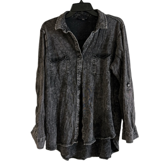 Rock & Republic Tops - Rock & Republic whitewashed black button down lightweight XL long sleeve top